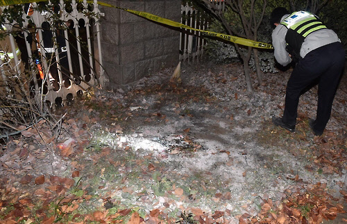 국회 담장 방화 현장[서울 영등포소방서 제공=연합뉴스]